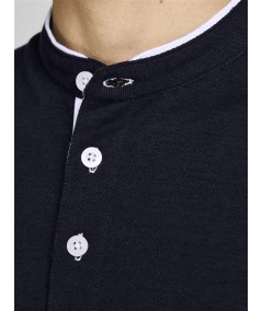 Camiseta jaspeada marino con cuello mao y botones