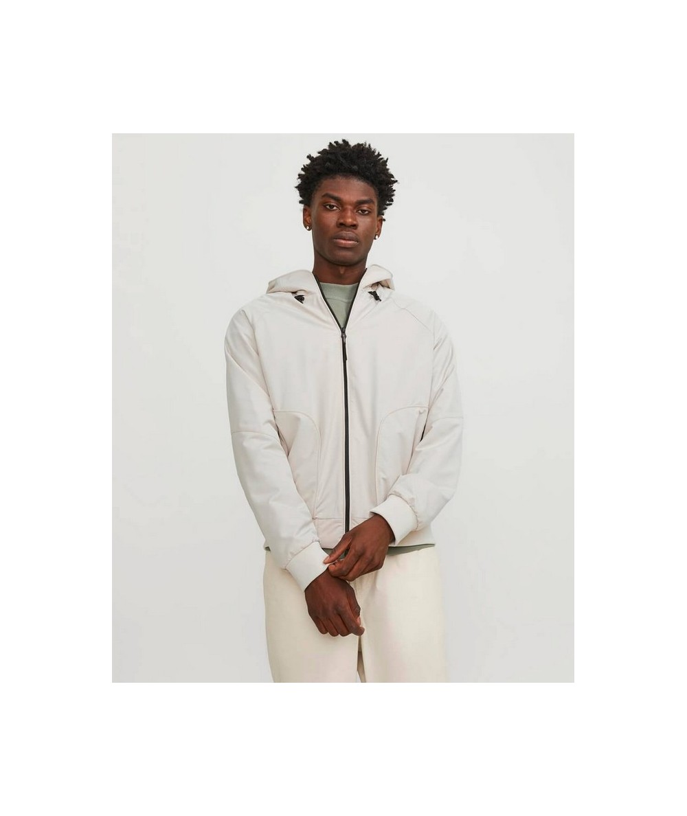 Chaqueta beige bomber reciclada, cómoda y sostenible