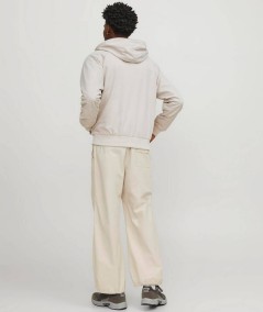 Chaqueta bomber beige de poliéster reciclado para uso diario