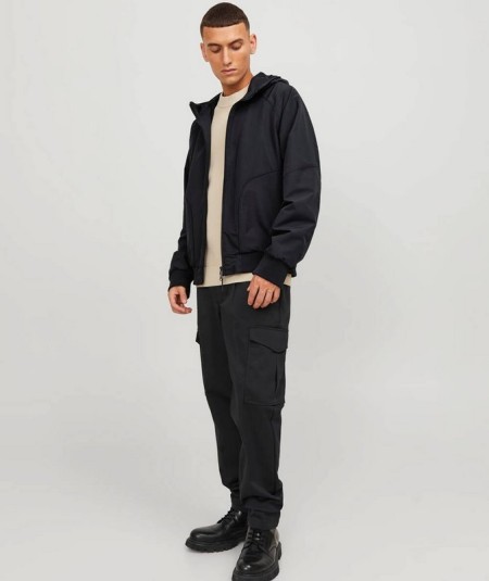 Chaqueta ligera y transpirable con bolsillos laterales