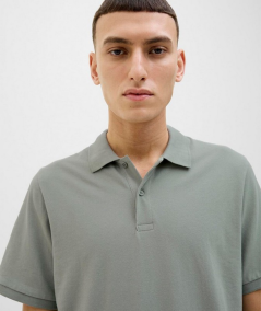 Camiseta tipo polo con botones y tejido mixto algodón-políester