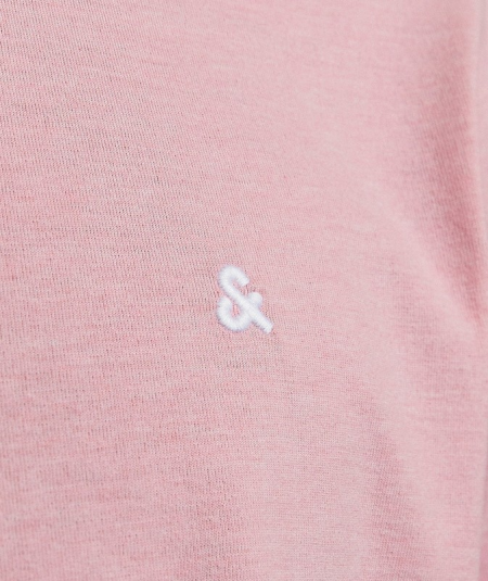 Logo pequeño jack and jones bordado