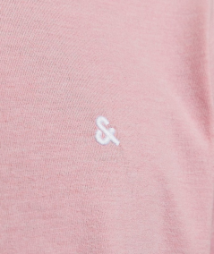 Logo pequeño jack and jones bordado