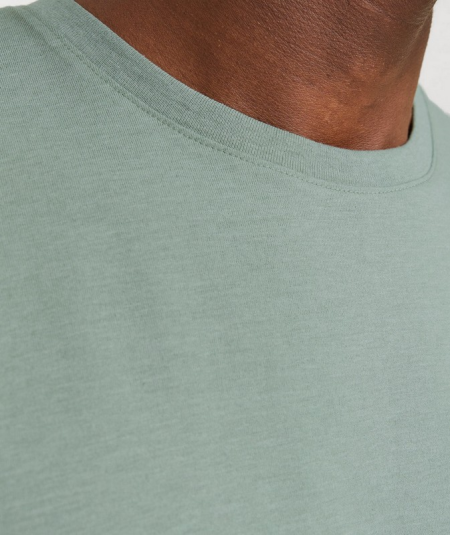Camiseta cuello redondo lisa verde