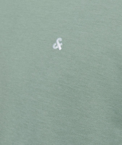 Camiseta con Logo Jack and jones pequeño bordado 