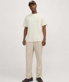 Camiseta color crema estampada con ajuste cómodo y tejido suave