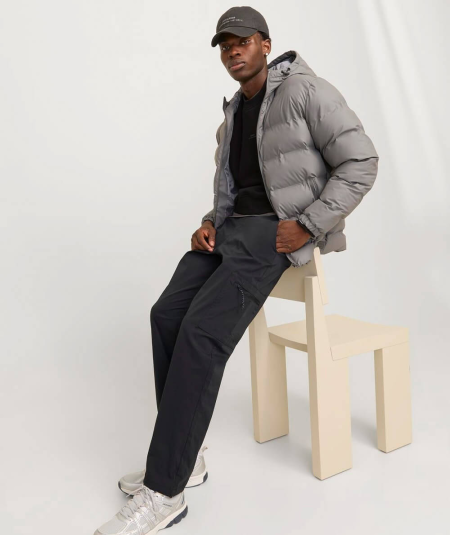 Pantalón cargo casual para hombre con talle medio color negro