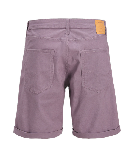 Shorts vaqueros color malva versátiles para combinar con cualquier outfit
