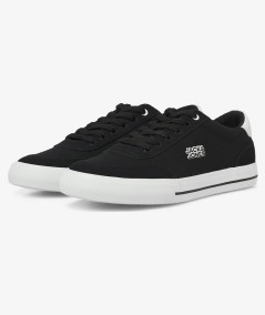 Zapatillas deportivas de hombre con ajuste seguro y diseño versátil.