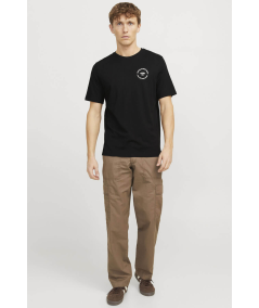 Camiseta de hombre con tejido suave y diseño minimalista.