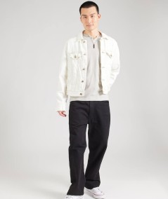 Camiseta de hombre con diseño a rayas y corte regular para un look casual.