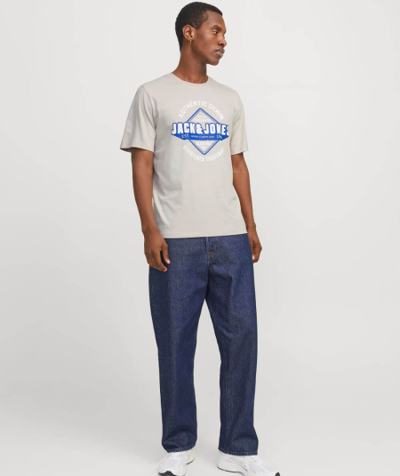 Camiseta de ajuste estándar con estampado discreto y elegante