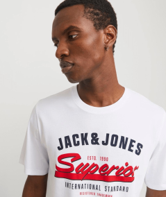 Camiseta de manga corta con diseño moderno y versátil