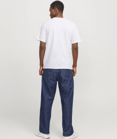 Camiseta Jack & Jones con diseño simple y ajuste perfecto