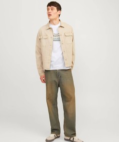 Camiseta minimalista Jack & Jones, ideal para combinar con cualquier prenda