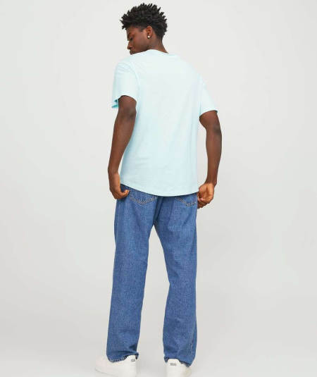 Camiseta Jack & Jones ecológica, de corte regular y tejido transpirable, ideal para un estilo fresco y moderno