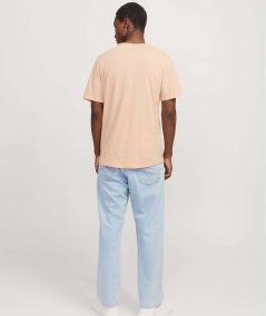 Camiseta para hombre en naranja, fabricada en algodón sostenible, perfecta para cualquier ocasión
