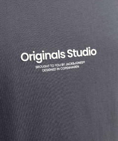 Camiseta moderna Jack & Jones con estampado tridimensional en relieve y ajuste relajado para un look desenfadado