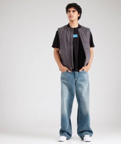 Camiseta negra Jack & Jones de manga corta con ajuste regular, confeccionada en tejido suave para mayor comodidad