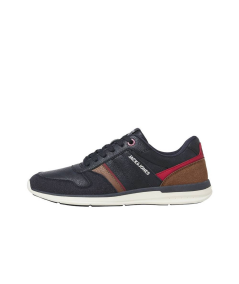 Calzado casual y resistente, ideal para cualquier actividad.