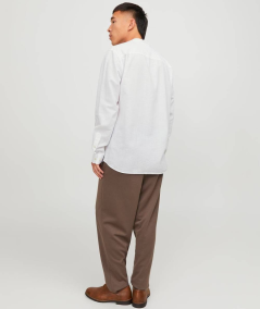 Camisa de algodón ligera para hombre.