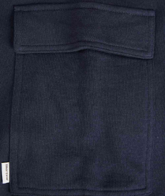 Pantalón chándal casual con múltiples bolsillos.