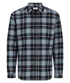Camisa azul Jack & Jones con diseño versátil, ideal para looks casuales o formales