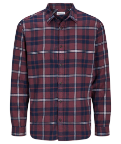 Camisa de hombre Jack & Jones en granate, corte ajustado y diseño atemporal para cualquier ocasión