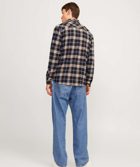 Camisa de manga larga Jack & Jones en color mostaza con estampado a cuadros y cuello clásico