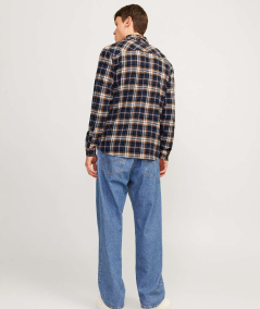 Camisa de manga larga Jack & Jones en color mostaza con estampado a cuadros y cuello clásico