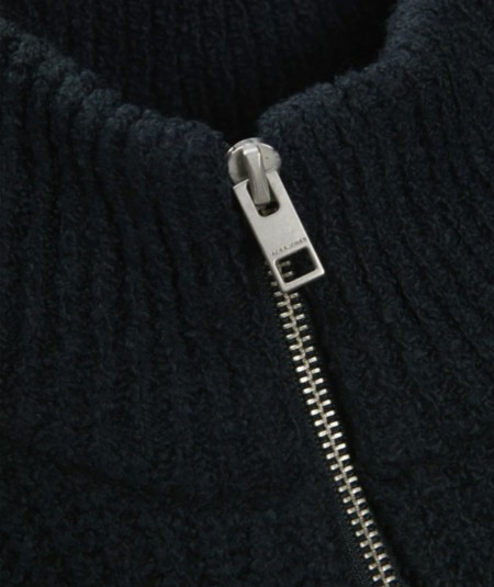 Jersey marino cómodo Jack & Jones cuello subido