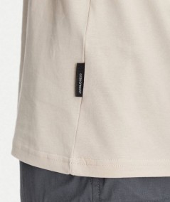 Camiseta color crudo Jack & Jones, manga corta y tacto suave.