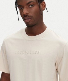 Camiseta beige crudo Jack & Jones, ideal para outfits de verano.