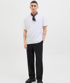 Camiseta blanca de algodón Jack & Jones, corte regular y tacto suave.
