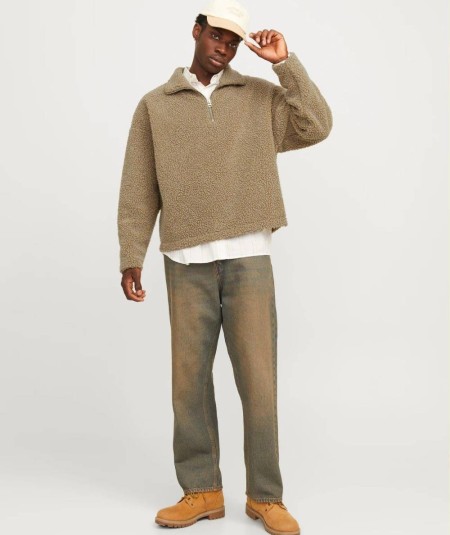 Sudadera de polar camel Jack & Jones con puños acanalados y sisa caída.