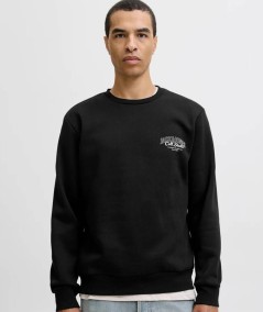 Sudadera negra Jack & Jones Studio con texto frontal y estilo urbano.