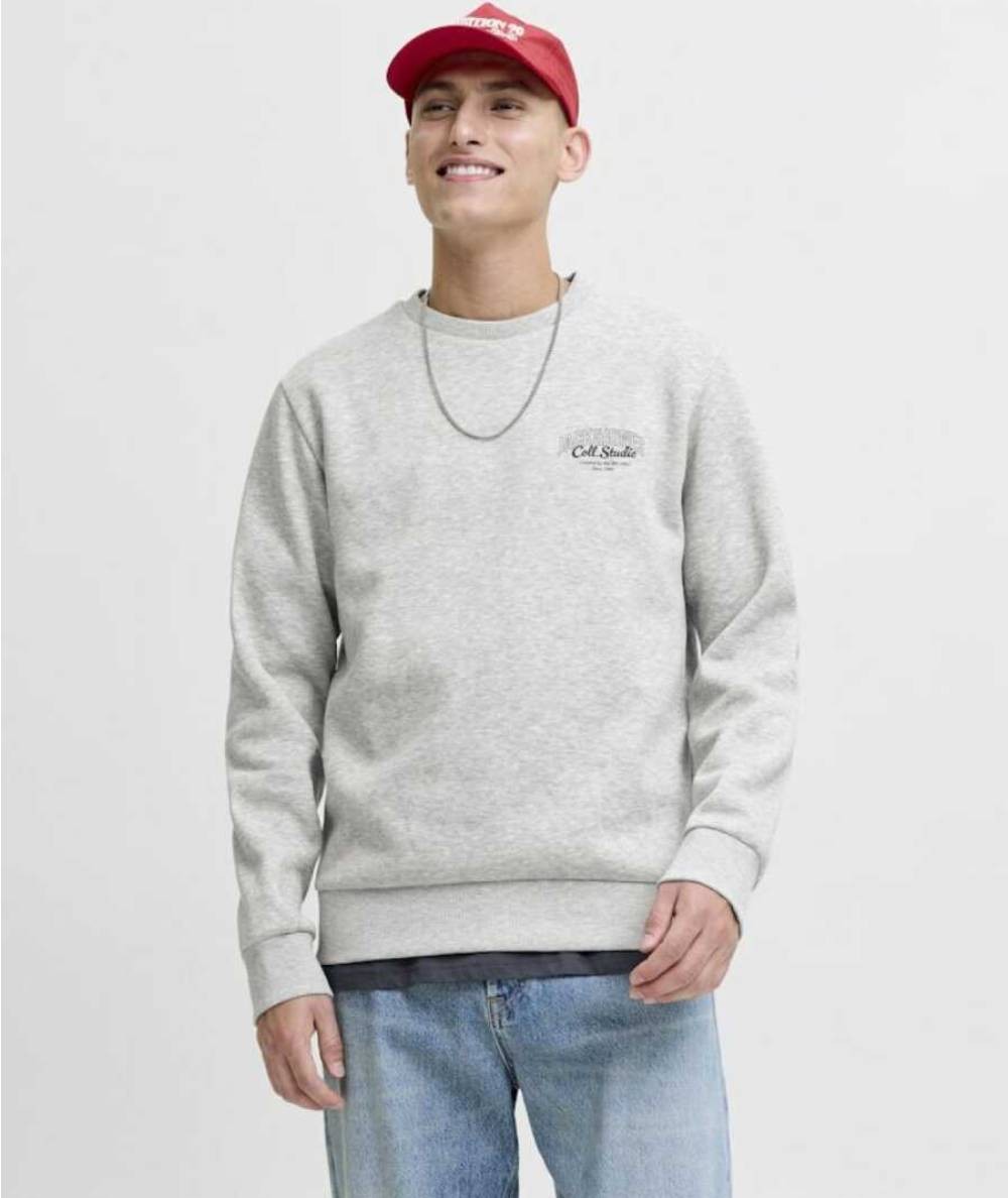 Sudadera gris Jack & Jones Studio con estampado frontal y corte casual.