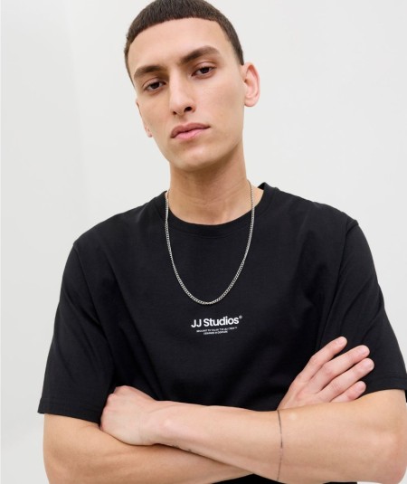 Camiseta Jack & Jones negra masculina elaborada con algodón orgánico