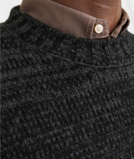 Jersey negro Jack & Jones para hombre ideal para outfits casuales