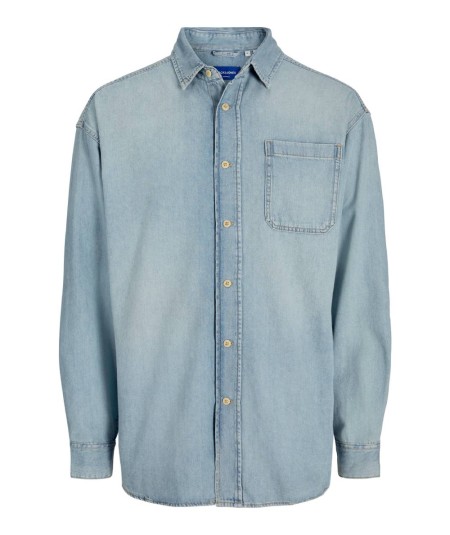 Camisa denim ancha con bolsillos en la pechera