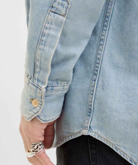 Camisa tejana amplia ideal para looks relajados