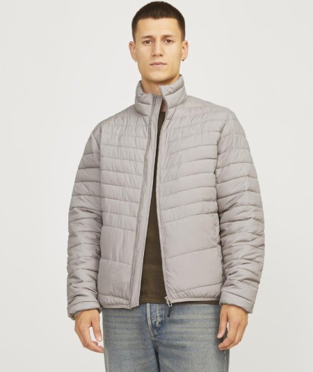 Chaqueta acolchada beige para hombre resistente al viento