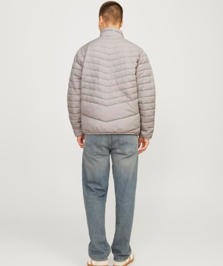 Chaqueta acolchada hombre color beige ligera y cálida