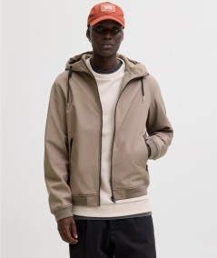 Chaqueta softshell beige para hombre resistente al agua