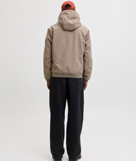 Prenda exterior beige impermeable para hombre