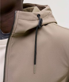 Chaqueta beige hombre manga larga para clima variable