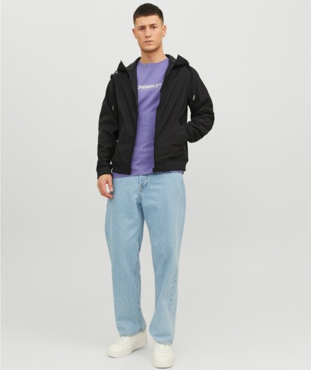 Cazadora negra impermeable masculina con capucha