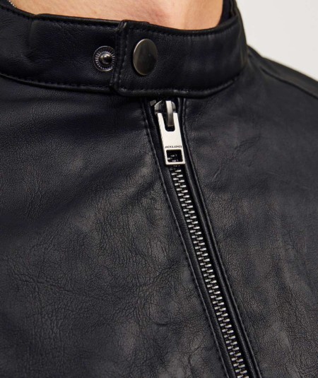 Chaqueta efecto cuero negra resistente y ligera