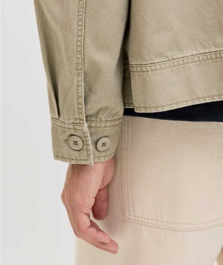 Chaqueta kaki para hombre con cuello italiano