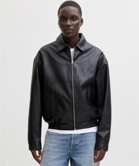 Chaqueta bomber negra para hombre con diseño moderno